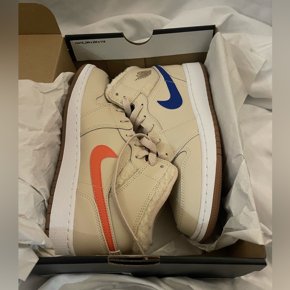 Air Jordan 1 mid UTL GS